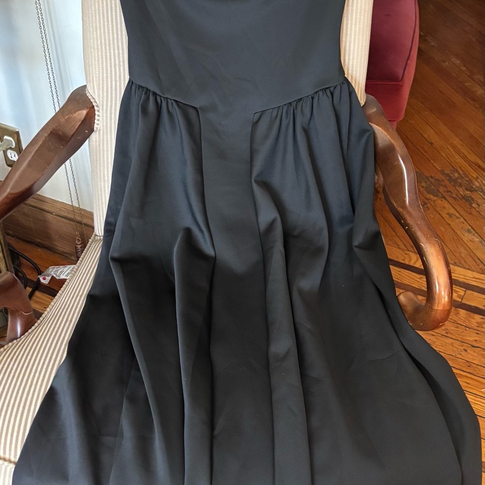 Elegant Black Corset style Midi Dress
XS - Picture 7 of 12